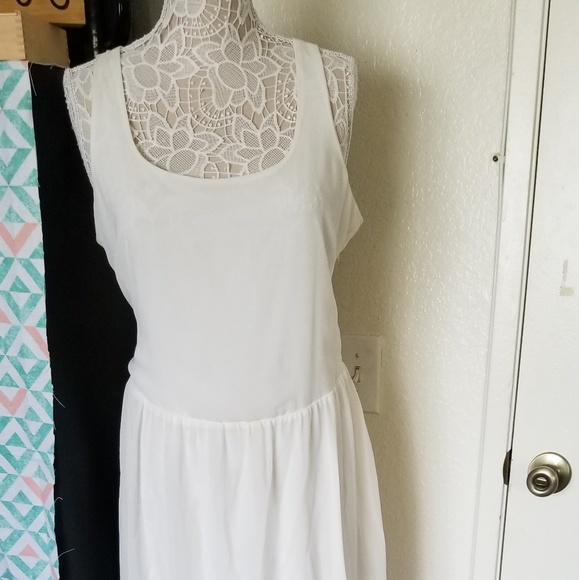 Maxi intricate back white dress - Picture 2 of 6